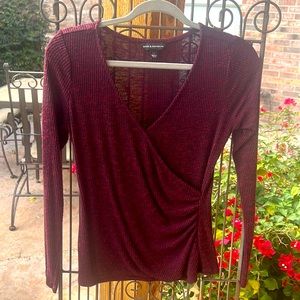 Rock & Republic Long Sleeve XS V-neck Burgundy Snap closure shirt